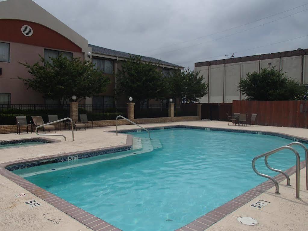 Days Inn & Suites By Wyndham Corpus Christi Central Eksteriør bilde